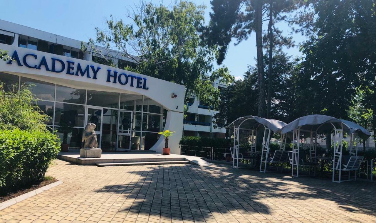 Hotel Academy 3*